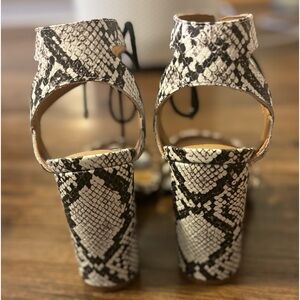 GB  snakeskin chunky heels